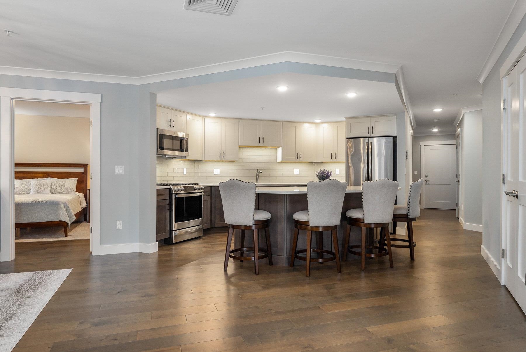 2075 Lafayette Road B17