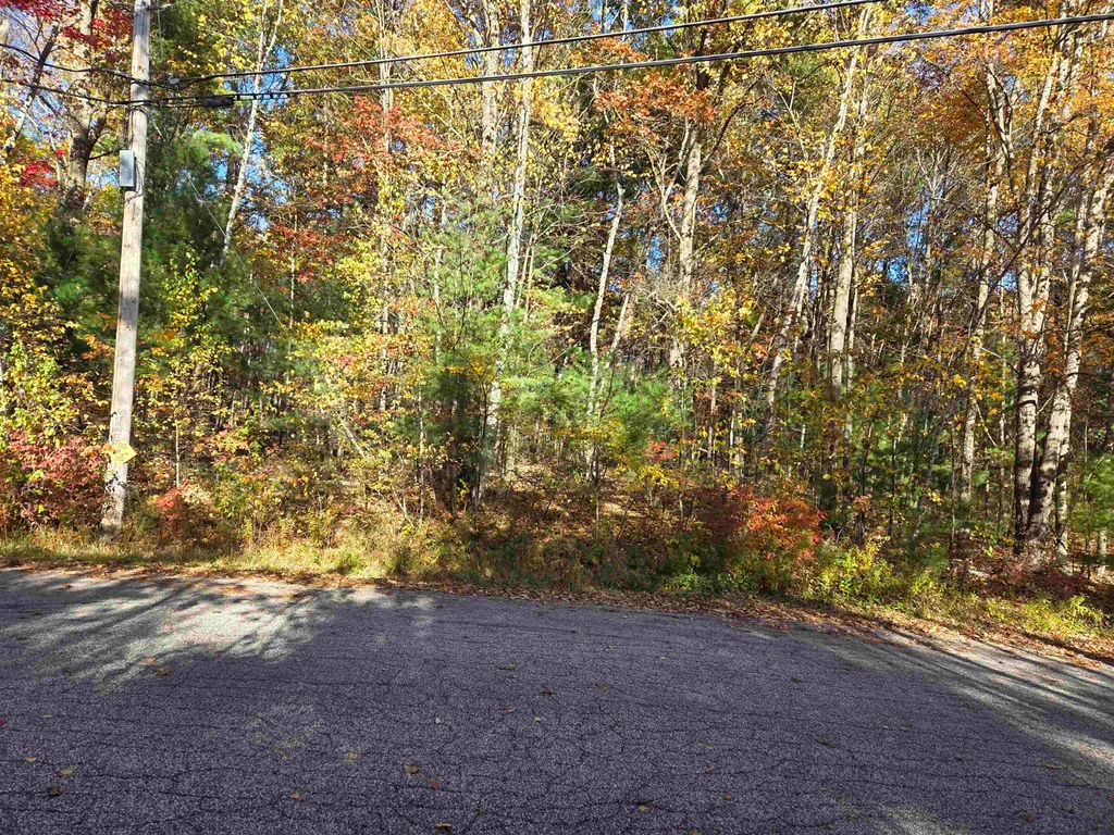 Photo of 15 Johns Drive, Hooksett, NH 03106 (MLS # 5067072)