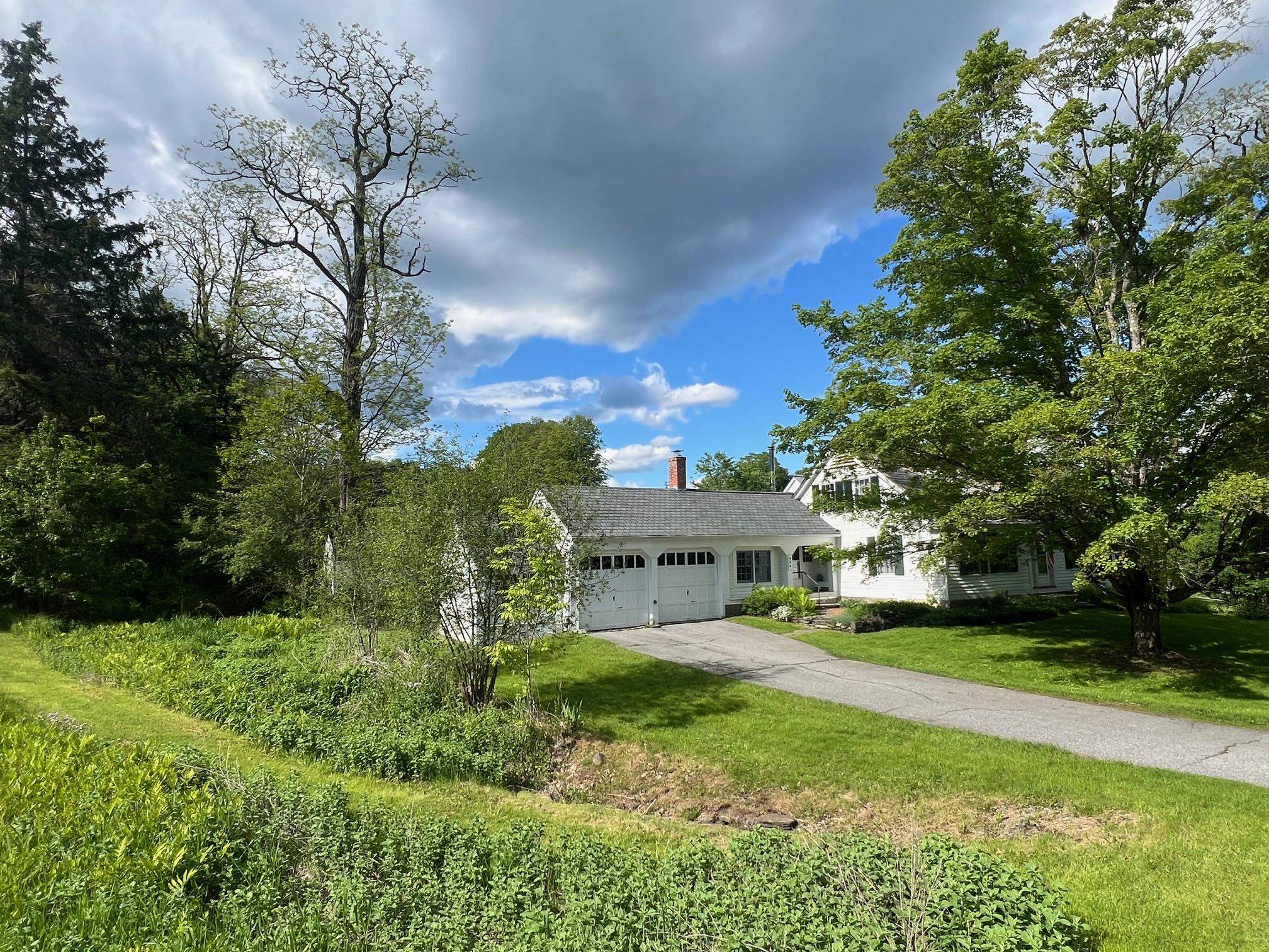 934 East West Road
