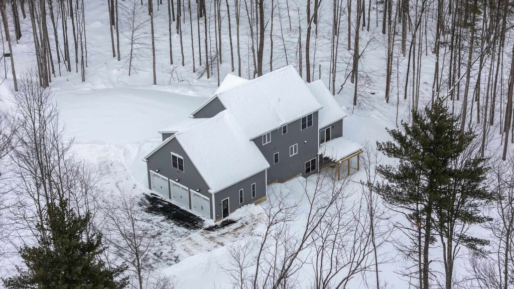 Photo of 821 Cross Country Road, Pembroke, NH 03275 (MLS # 5075569)