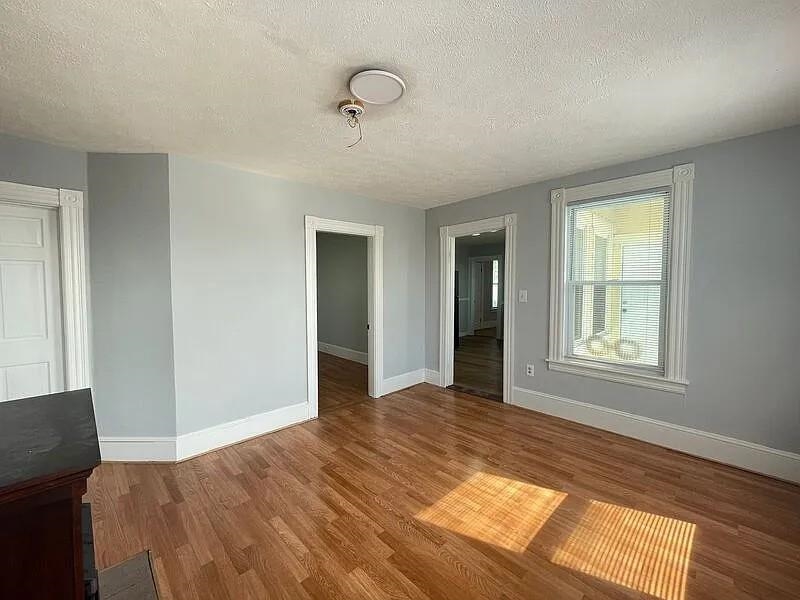 Manchester, New Hampshire 03103, United States, 3 Bedrooms Bedrooms, ,1 BathroomBathrooms,Residential,Active,190844