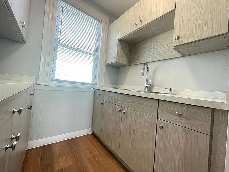 Manchester, New Hampshire 03103, United States, 3 Bedrooms Bedrooms, ,1 BathroomBathrooms,Residential,Active,190844