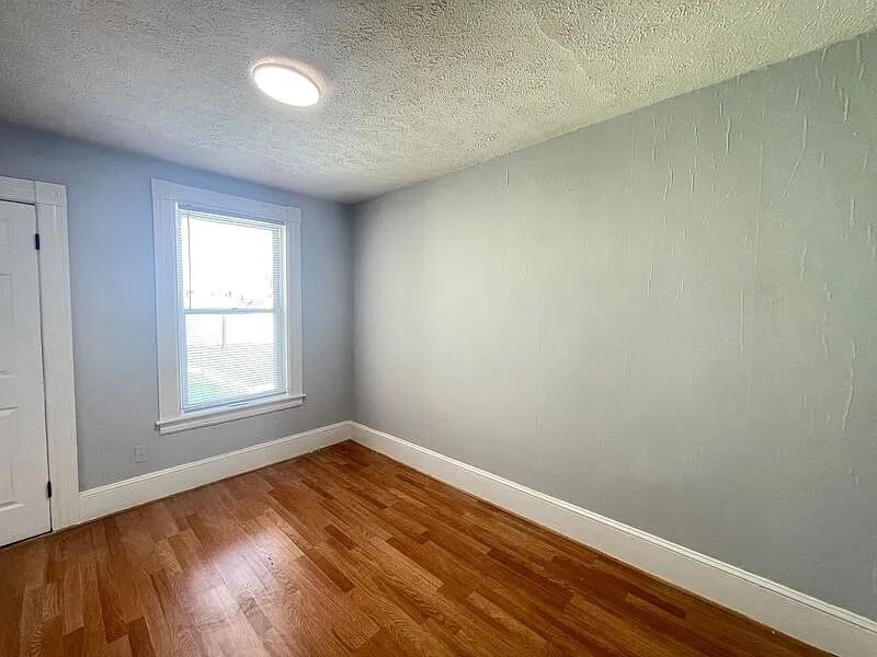 Manchester, New Hampshire 03103, United States, 3 Bedrooms Bedrooms, ,1 BathroomBathrooms,Residential,Active,190844