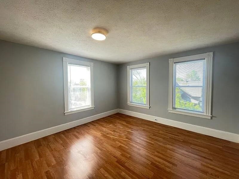 Manchester, New Hampshire 03103, United States, 3 Bedrooms Bedrooms, ,1 BathroomBathrooms,Residential,Active,190844