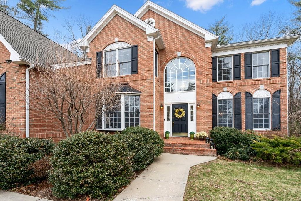 Photo of 14 Bills Way, Bedford, NH 03110 (MLS # 5078398)