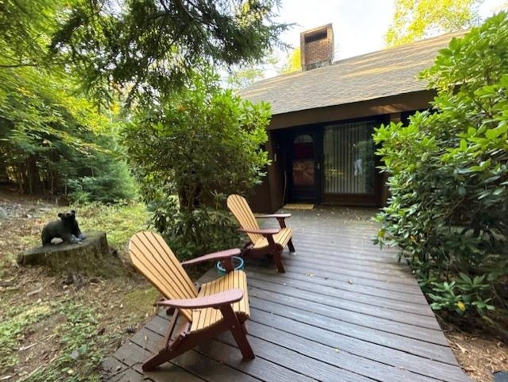 Photo of 38 Pine Grove Road, Sunapee, NH 03782 (MLS # 5074435)