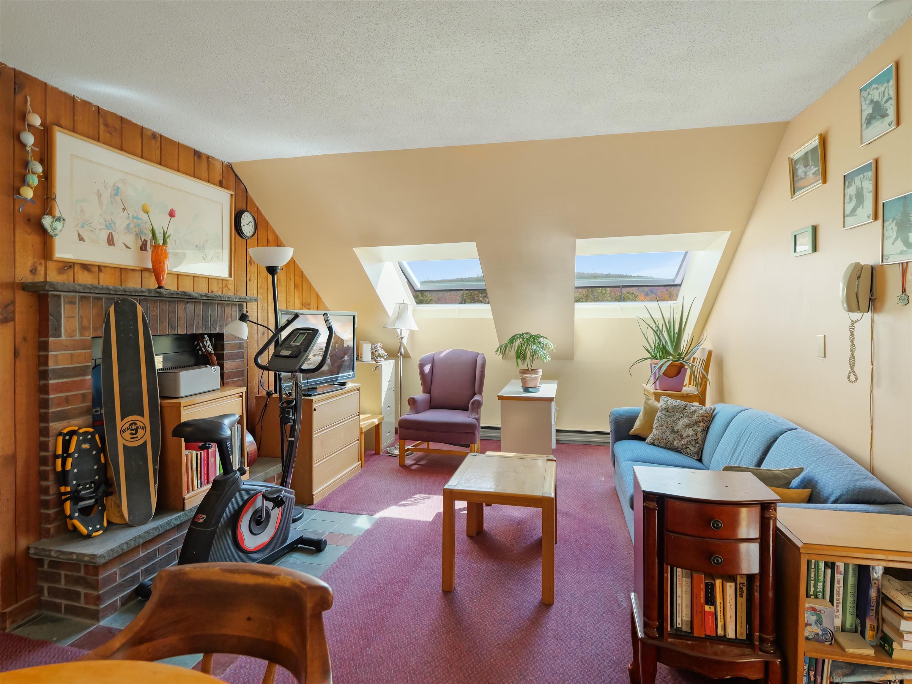 137 East Mountain Road 2G4