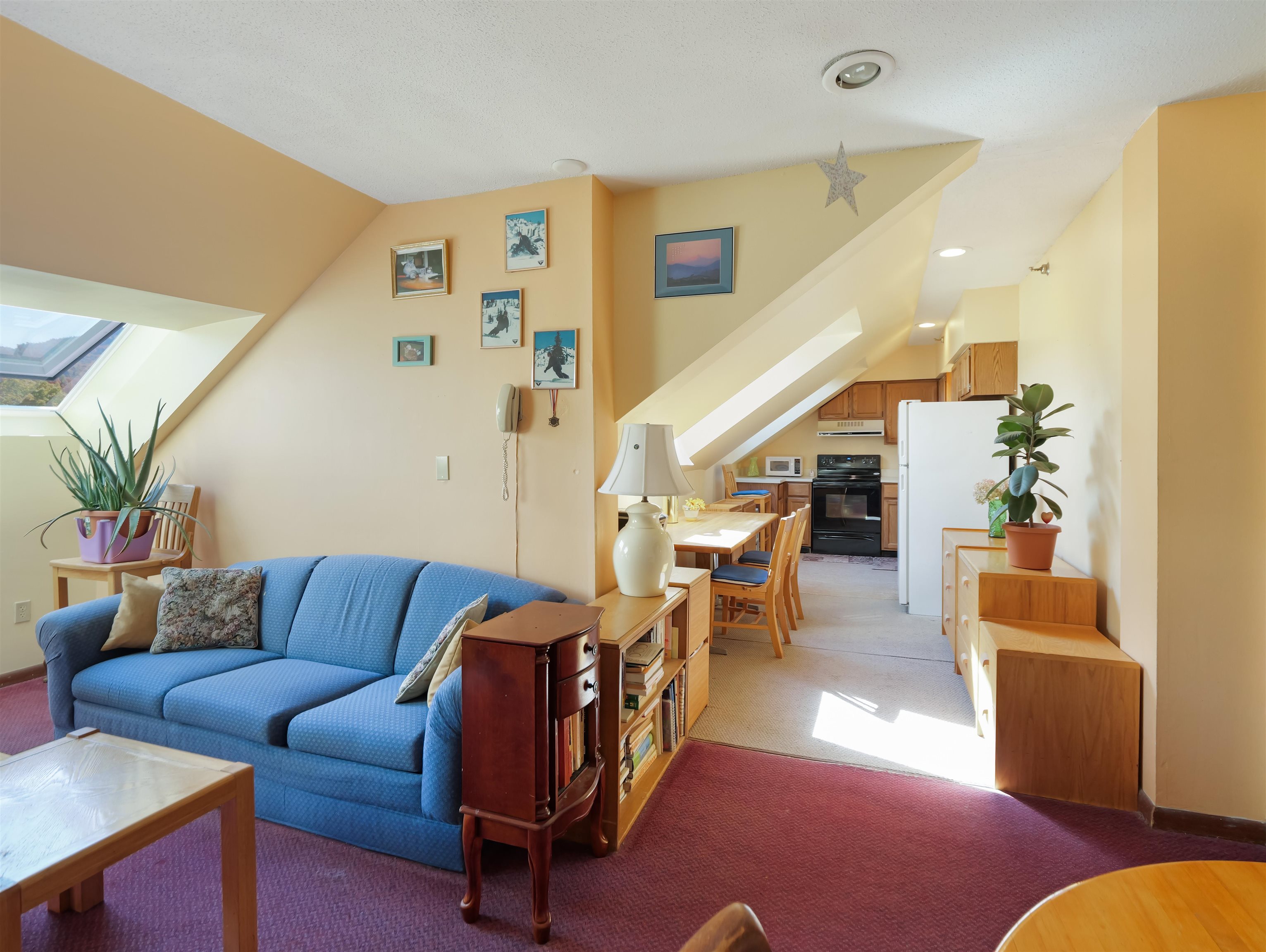 137 East Mountain Road 2G4