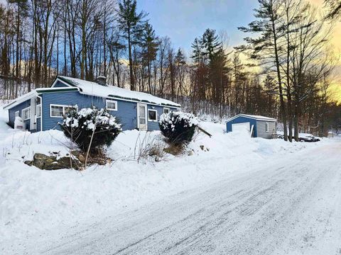 Photo of 818 Old Depot Road, Shaftsbury, VT 05262 (MLS # 5074845)