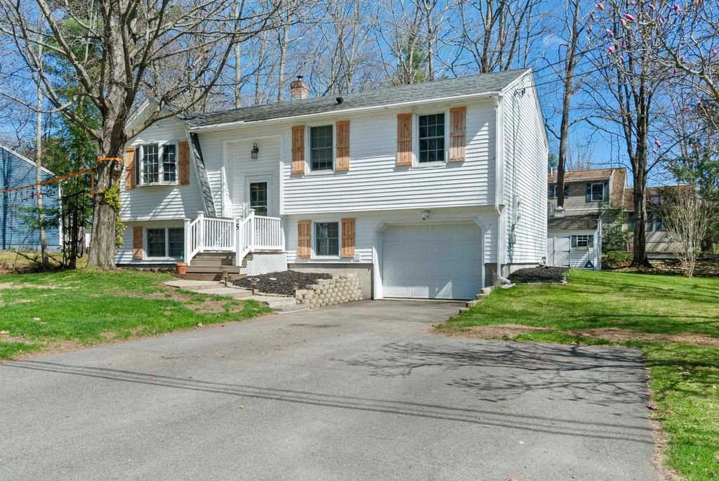 Photo of 5 Sprucewood Drive, Rochester, NH 03867 (MLS # 5087512)