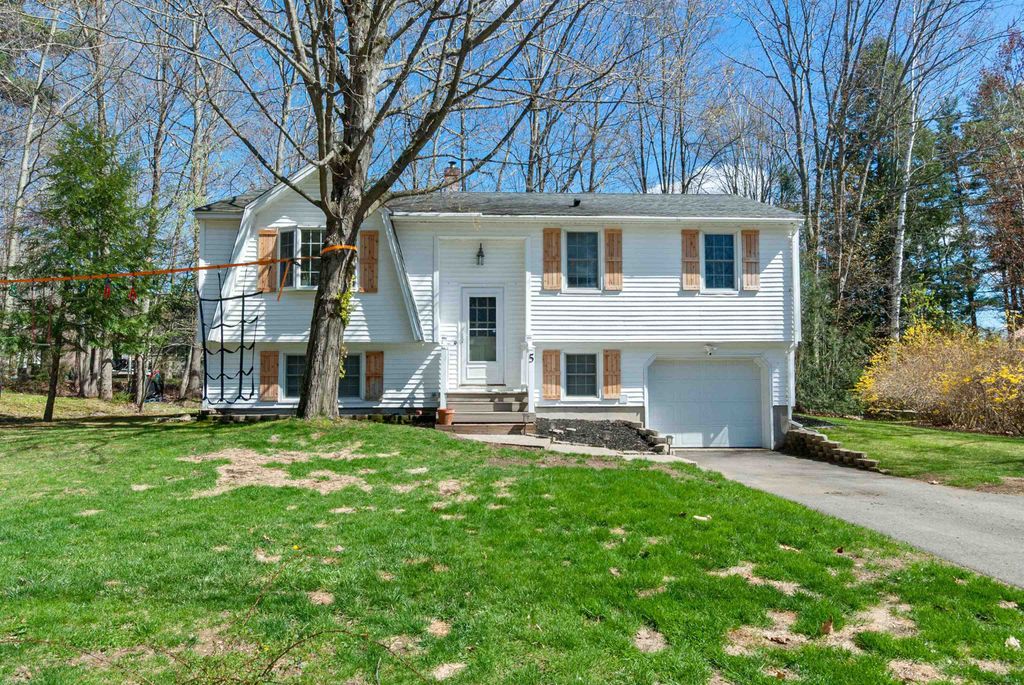 Photo of 5 Sprucewood Drive, Rochester, NH 03867 (MLS # 5087512)