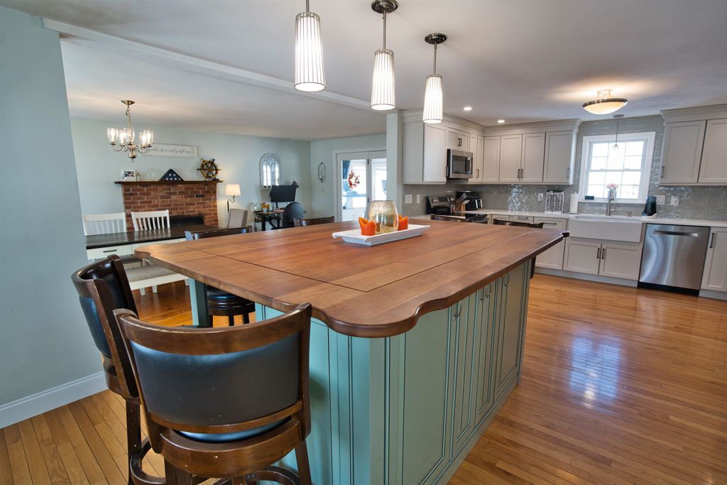 Photo of 78 Lynwood Lane, Manchester, NH 03109 (MLS # 5075556)