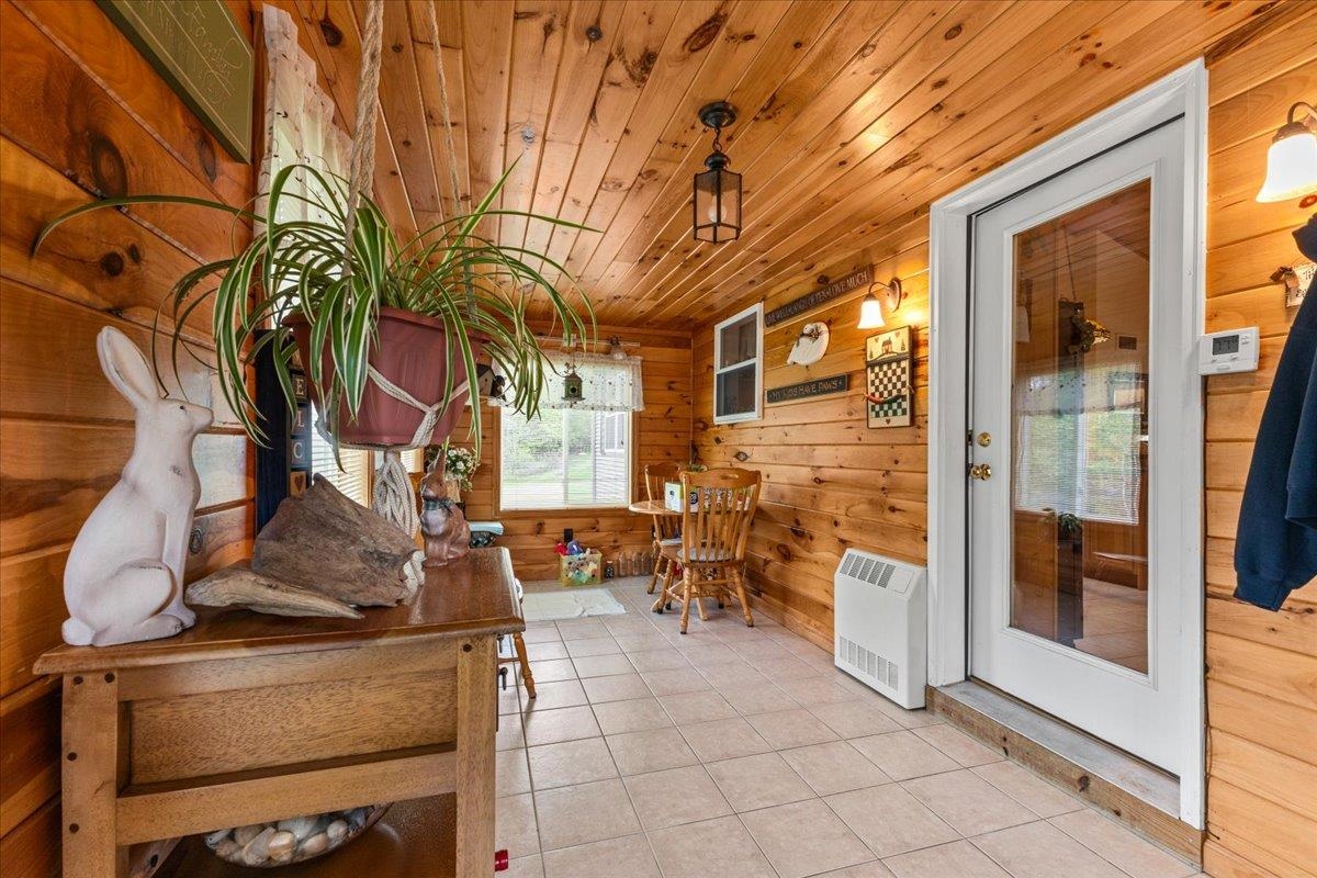 348 Maple Ridge