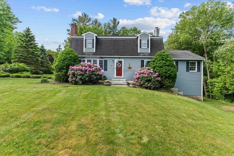 37 Forest Street Londonderry NH 03053