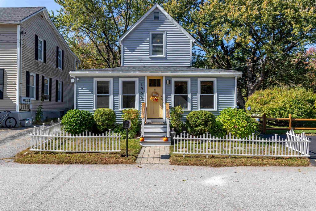 Photo of 1936 Lake Shore Road, Manchester, NH 03109 (MLS # 5079806)