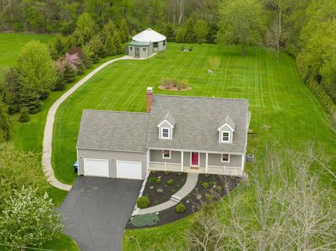 Photo of 95 Willowbrook Avenue, Stratham, NH 03885 (MLS # 5088940)