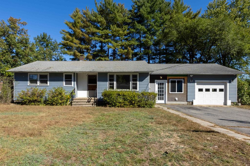 Photo of 2 Bishop Street, Merrimack, NH 03054 (MLS # 5064176)