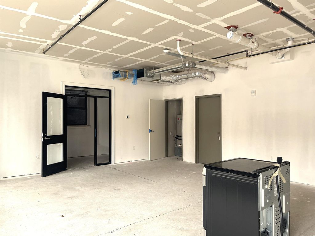 Photo of 25 Lowell Street #111, Manchester, NH 03101 (MLS # 5081475)