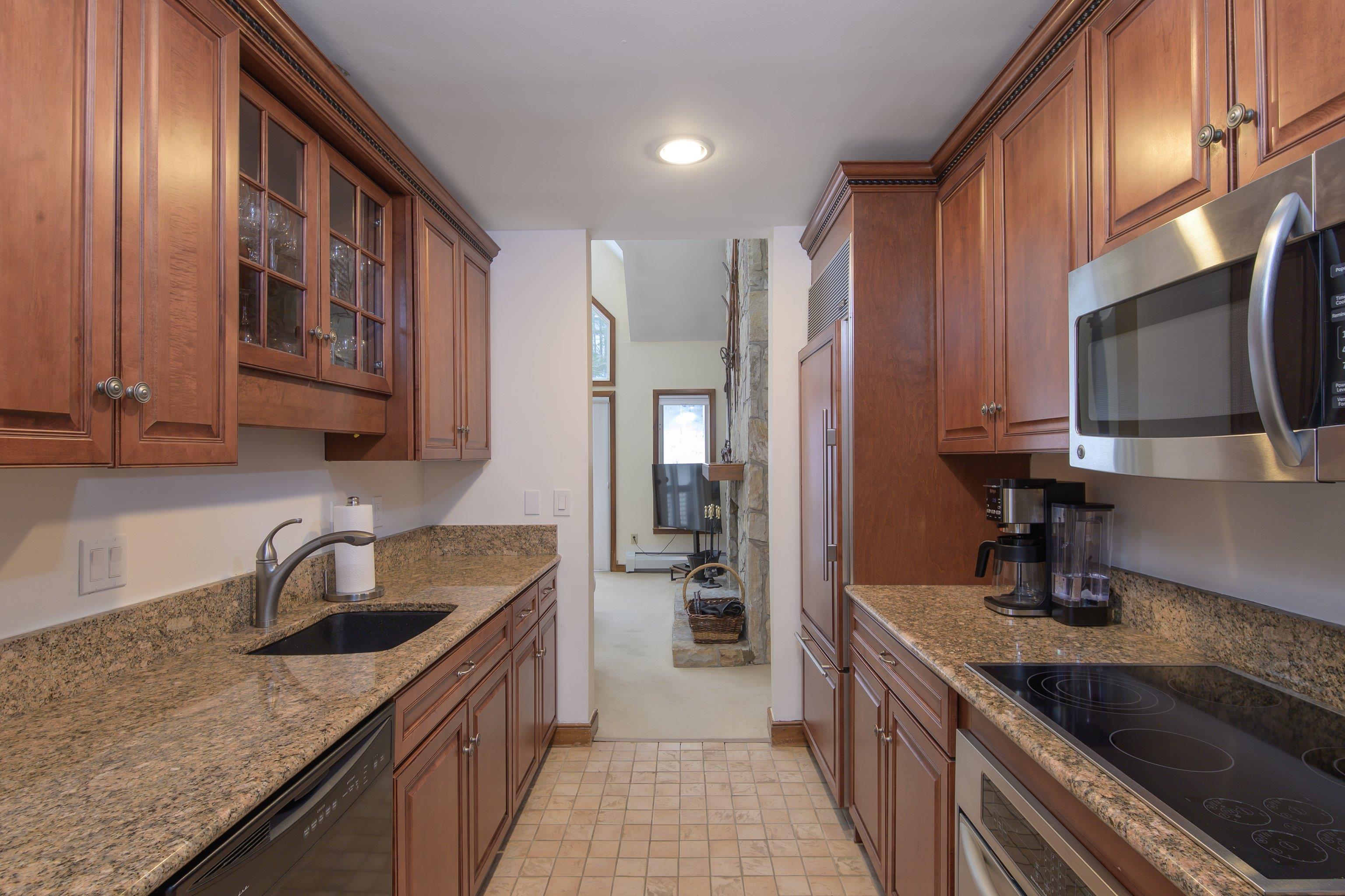 1C Townhouse Square 7