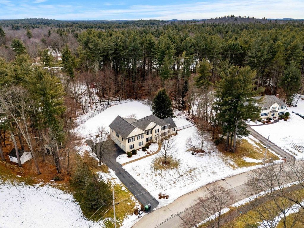 Photo of 14 Hadley Drive, Nashua, NH 03062 (MLS # 5073947)