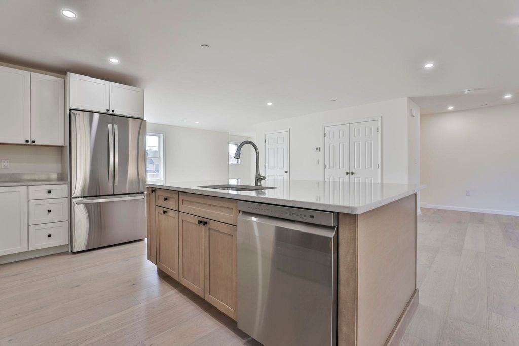 Photo of 23 Autumn Lane #25, Raymond, NH 03077 (MLS # 5063137)