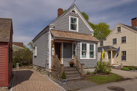 5 Atkinson Street New Castle NH 03854