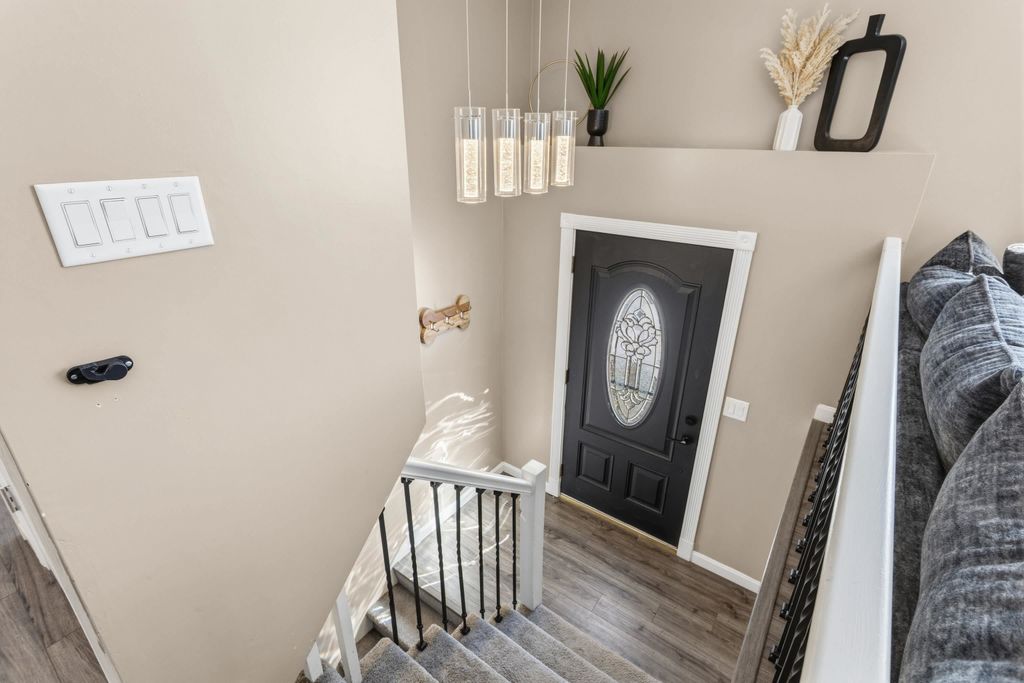 Photo of 32 Syracuse Road, Nashua, NH 03064 (MLS # 5081971)