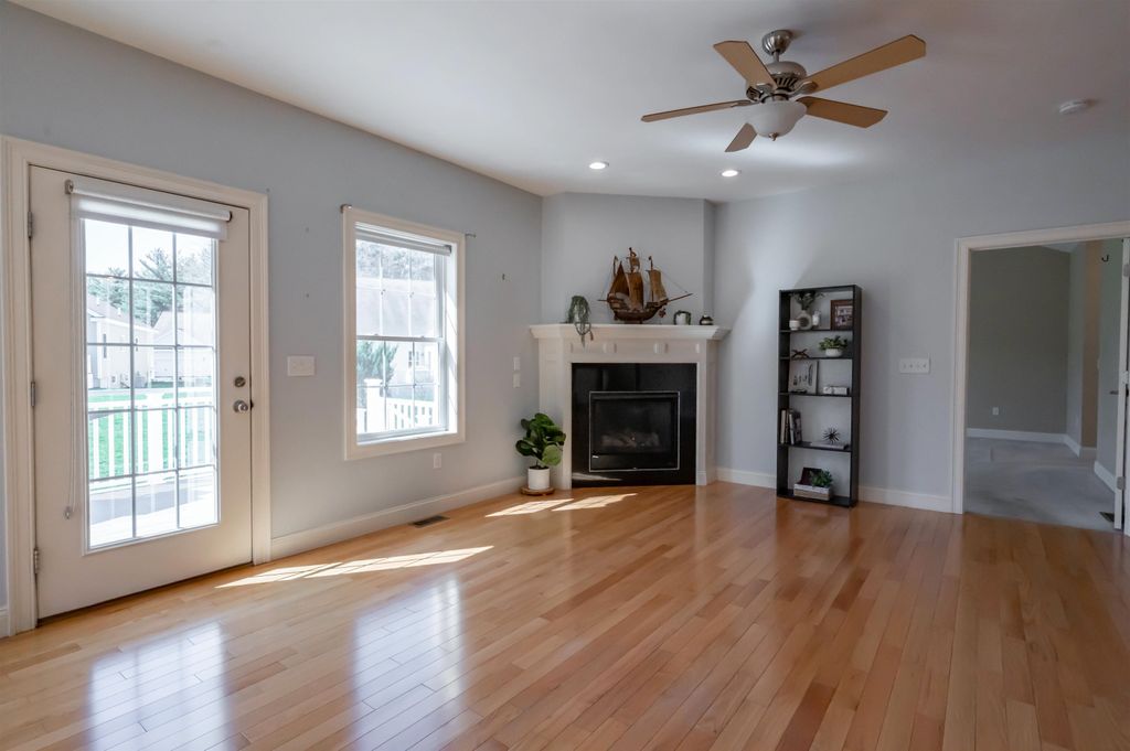 Photo of 12 Torrey Pines Circle, Plaistow, NH 03865 (MLS # 5085098)