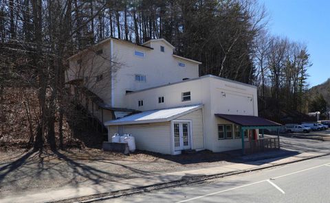 568 North Main Street Hartford VT 05001