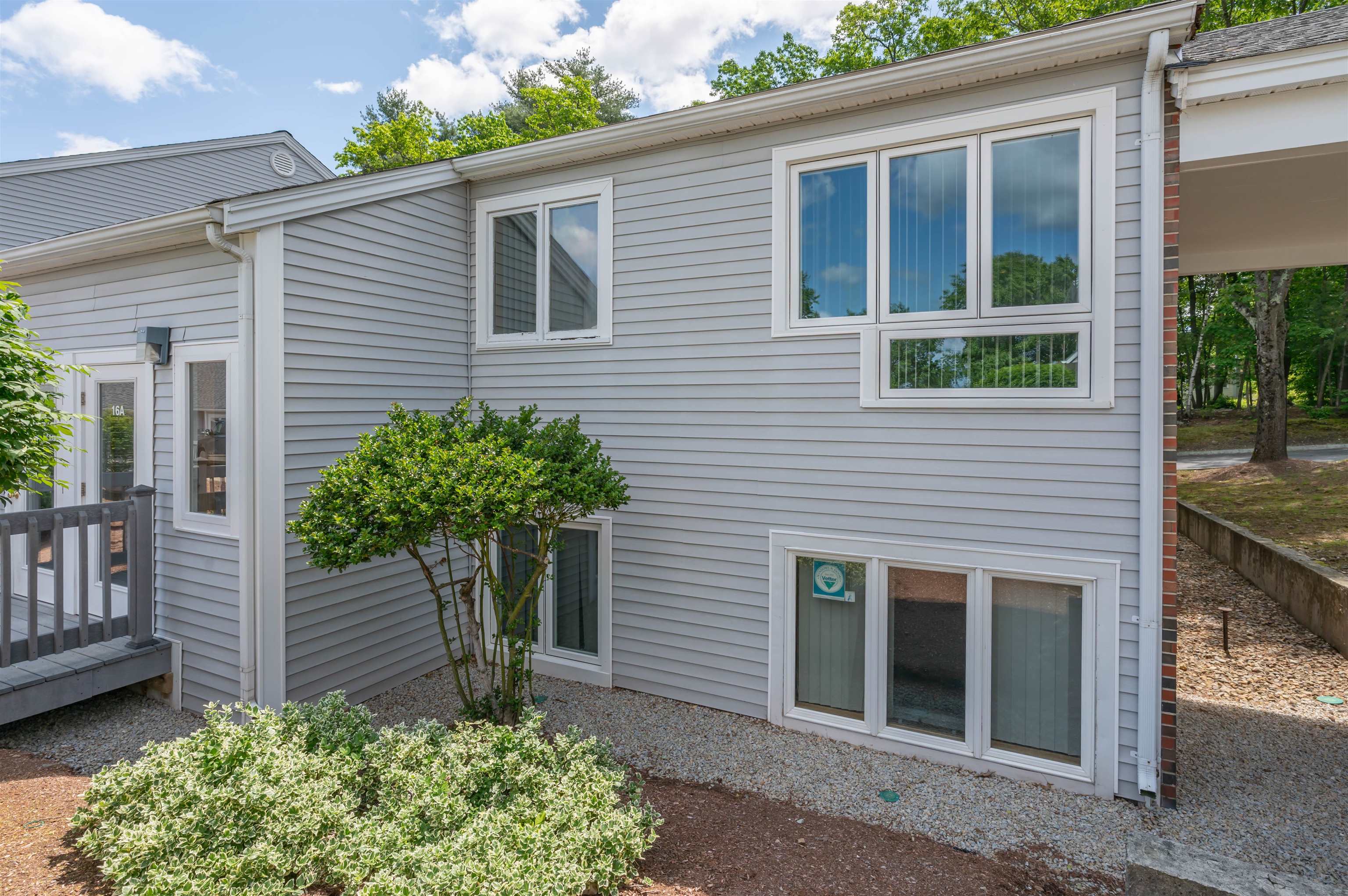 74 Northeastern Boulevard 16