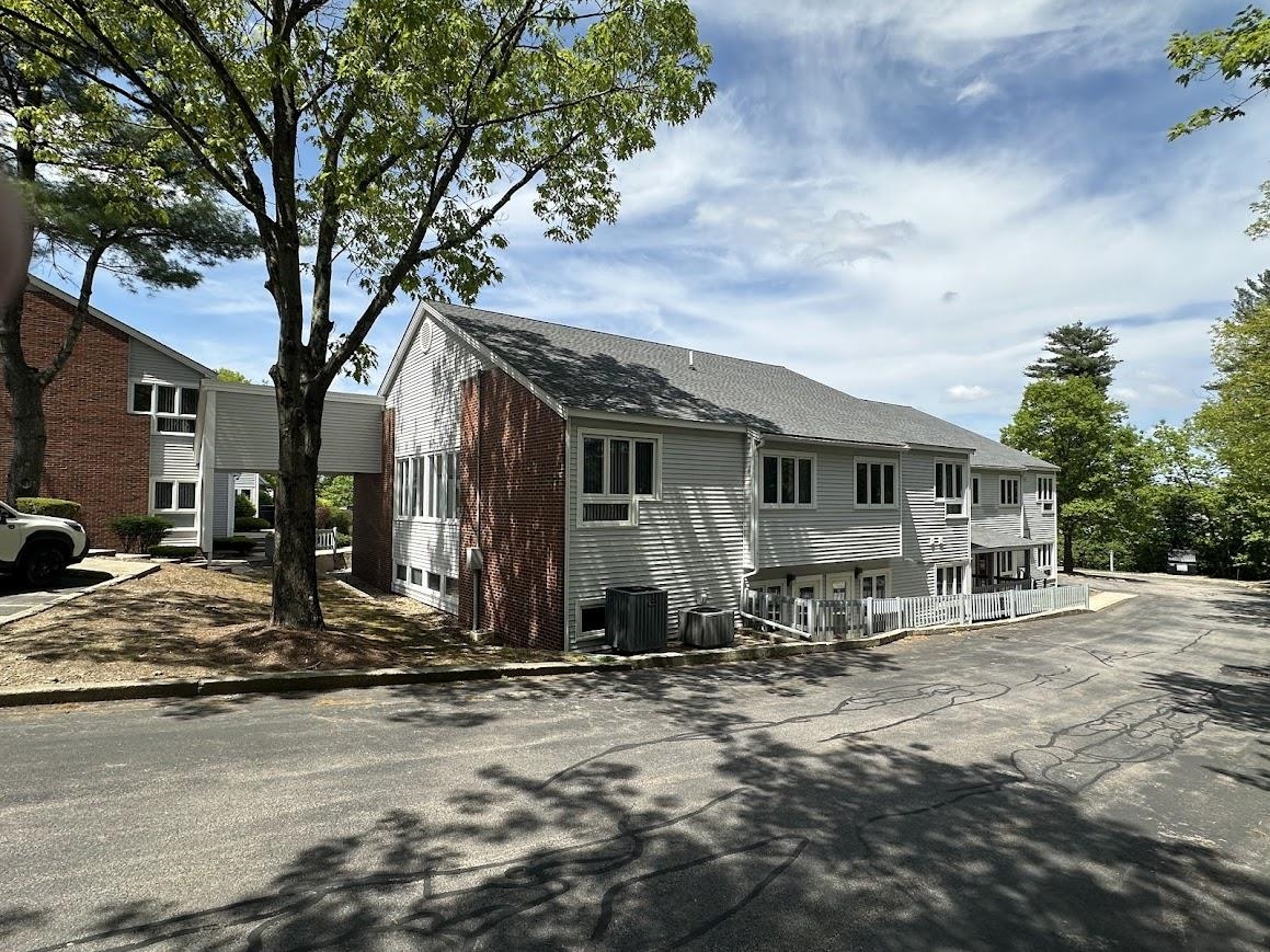 74 Northeastern Boulevard 16