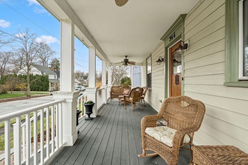 Photo of 944 Chestnut Street, Manchester, NH 03104 (MLS # 5083757)