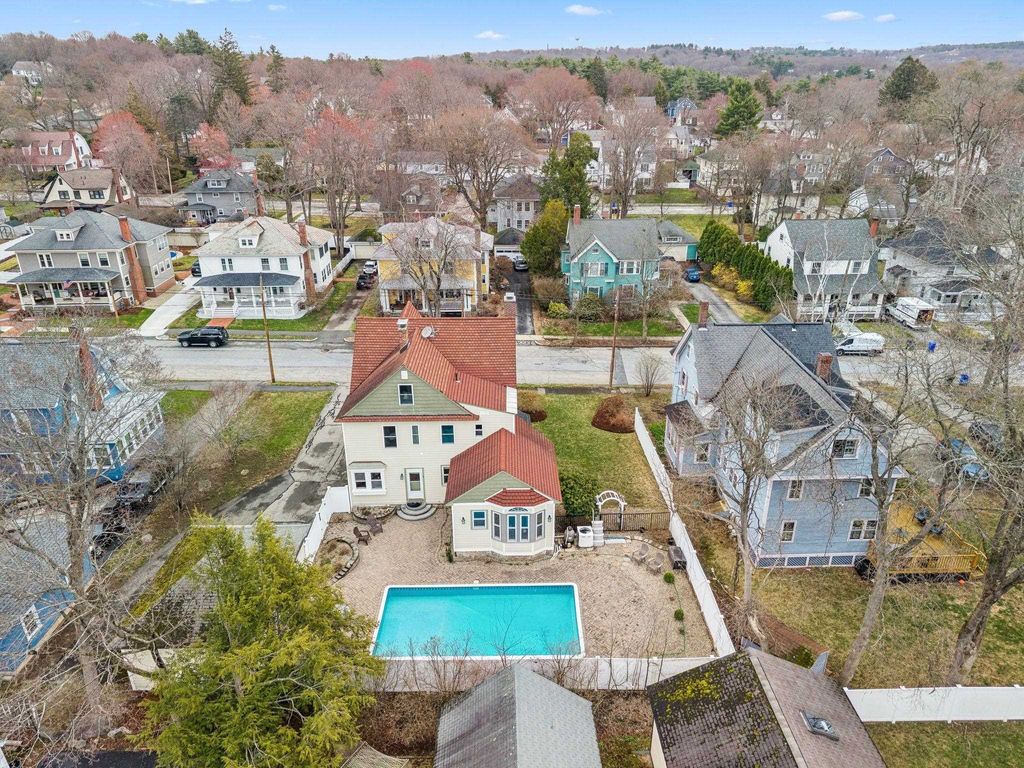 Photo of 944 Chestnut Street, Manchester, NH 03104 (MLS # 5083757)