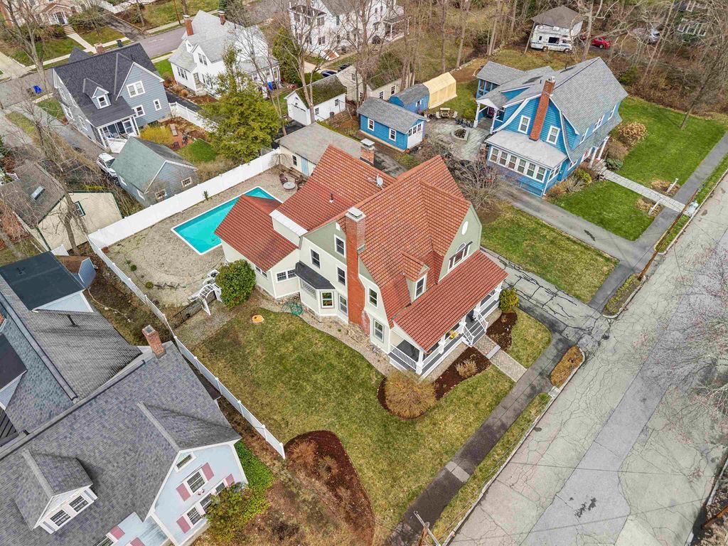 Photo of 944 Chestnut Street, Manchester, NH 03104 (MLS # 5083757)