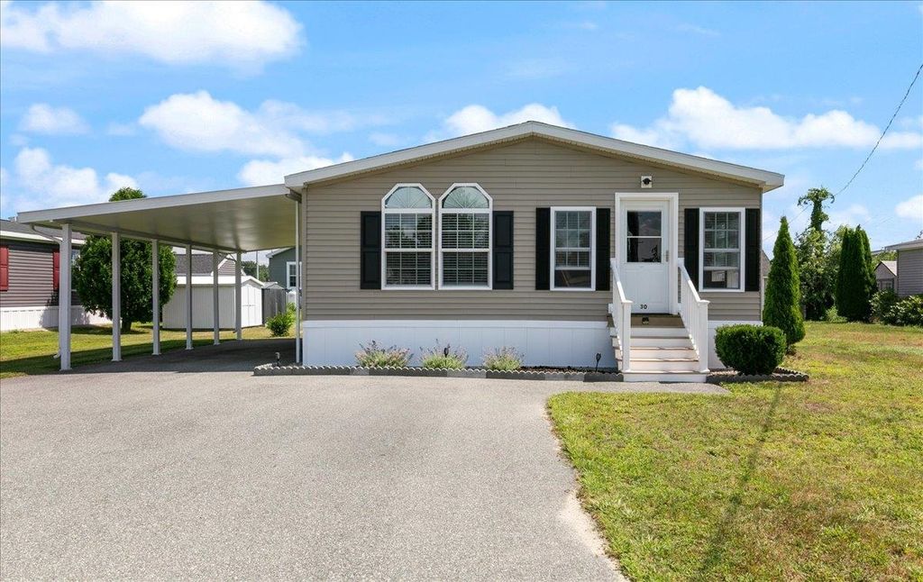 Photo of 30 Hagop Road, Salem, NH 03079 (MLS # 5053235)