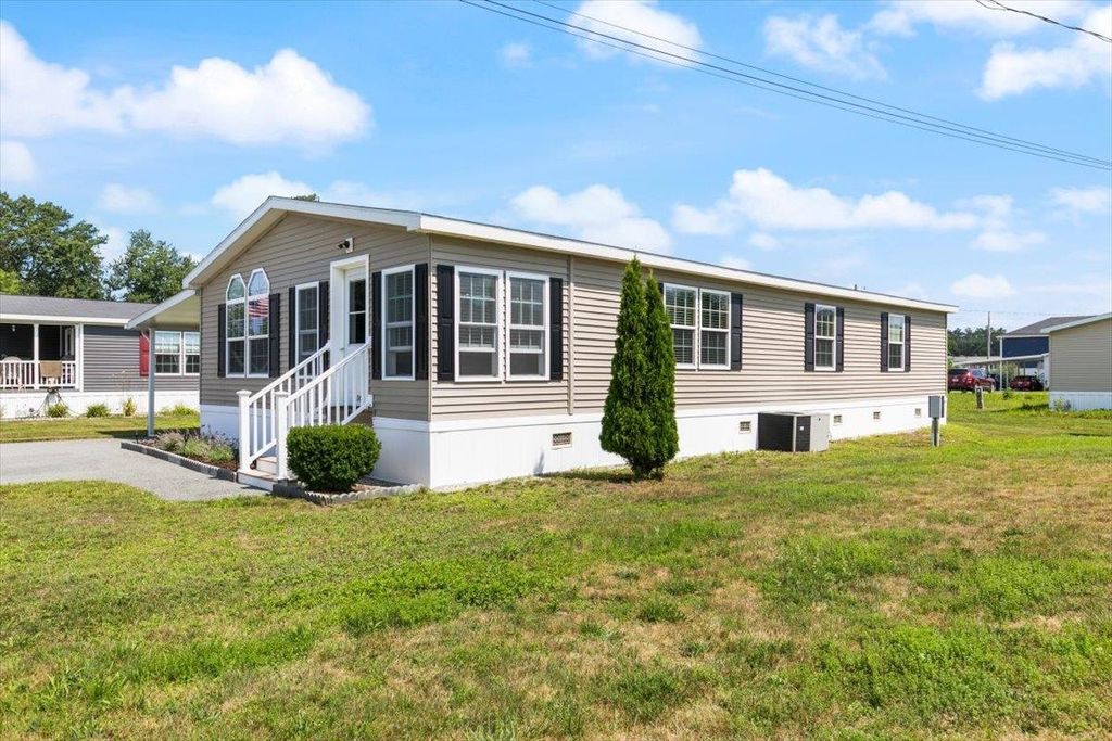 Photo of 30 Hagop Road, Salem, NH 03079 (MLS # 5053235)