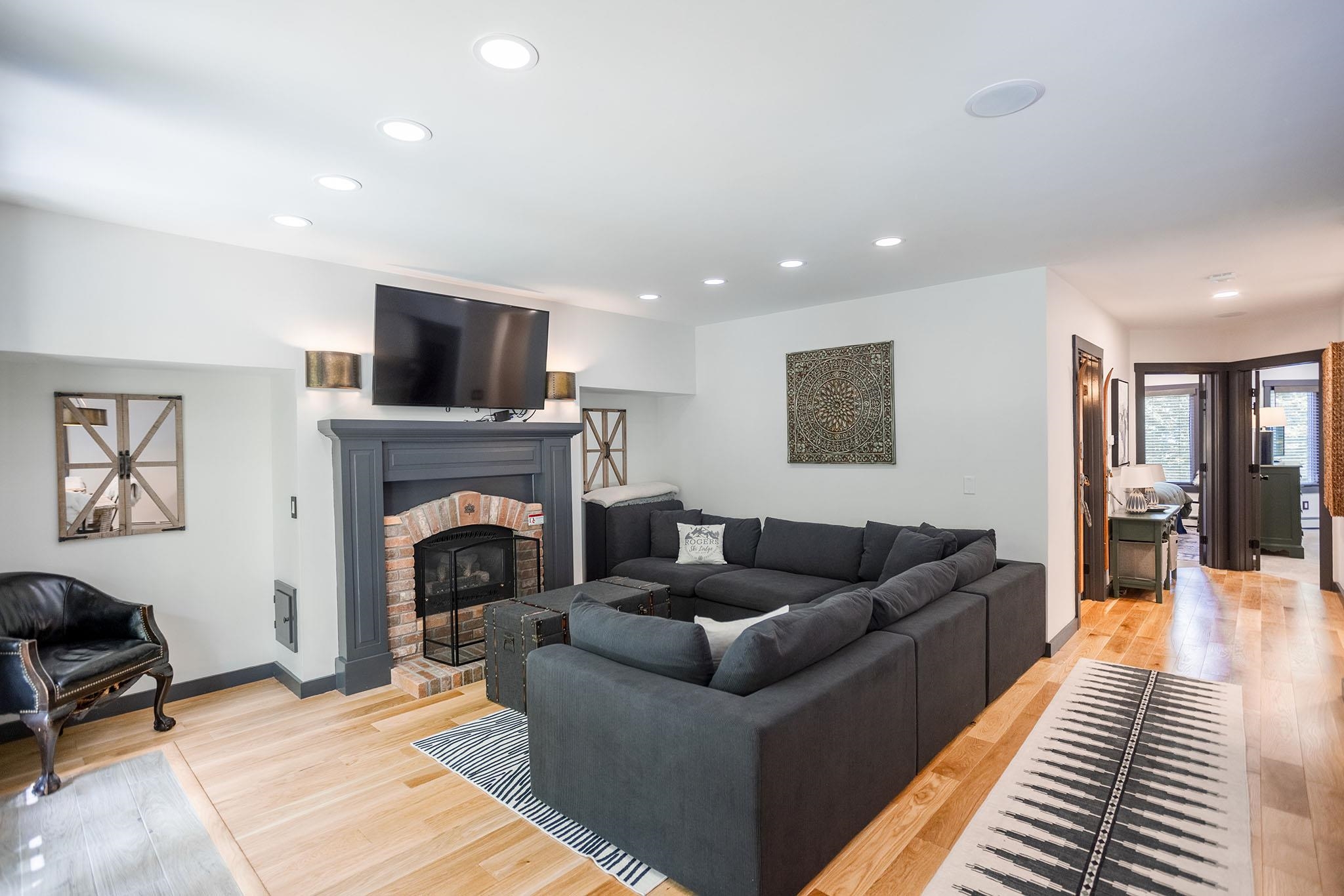 232 North Village Road 302