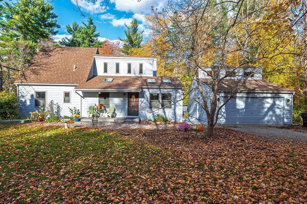 Photo of 31 Pinewood Drive, Stratham, NH 03885 (MLS # 5067250)