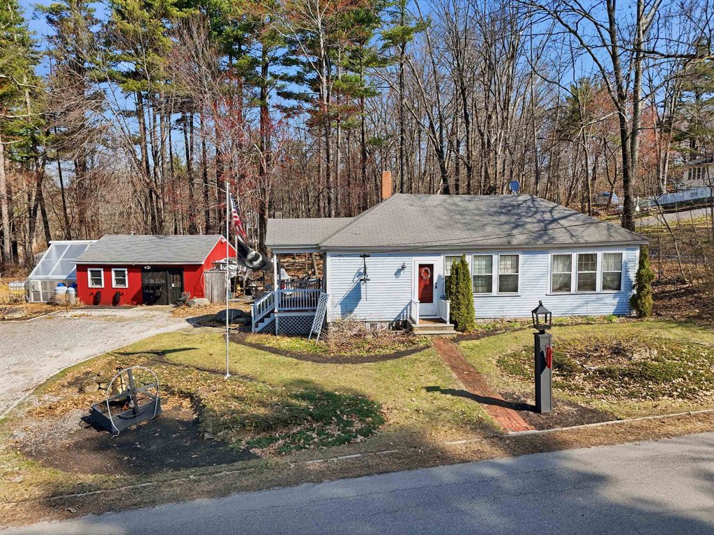 Photo of 4 Kilrea Road, Derry, NH 03038 (MLS # 5083543)