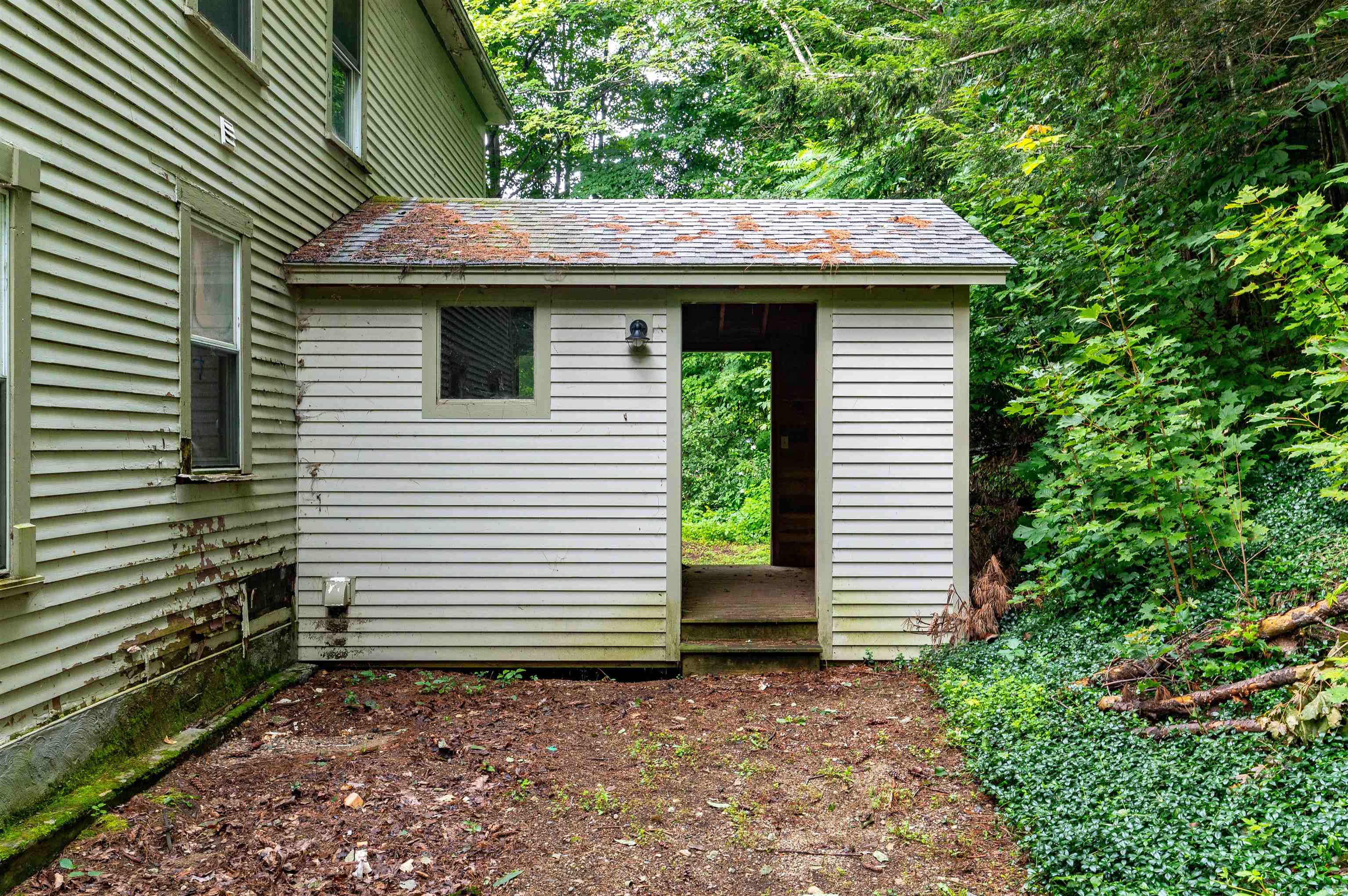 Shelburne, New Hampshire 03581, United States, 4 Bedrooms Bedrooms, ,3 BathroomsBathrooms,Residential,Pending,139520