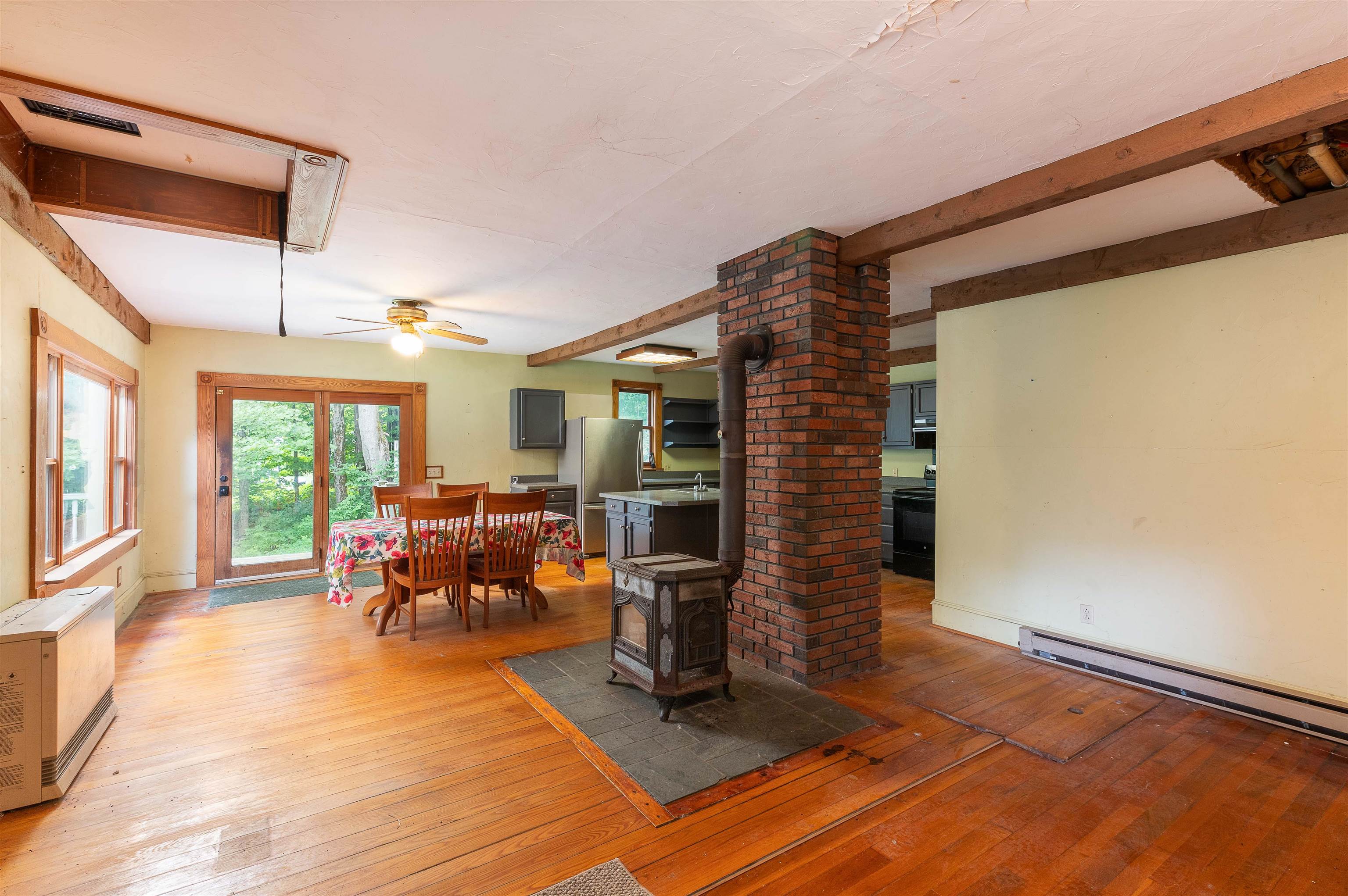 Shelburne, New Hampshire 03581, United States, 4 Bedrooms Bedrooms, ,3 BathroomsBathrooms,Residential,Pending,139520