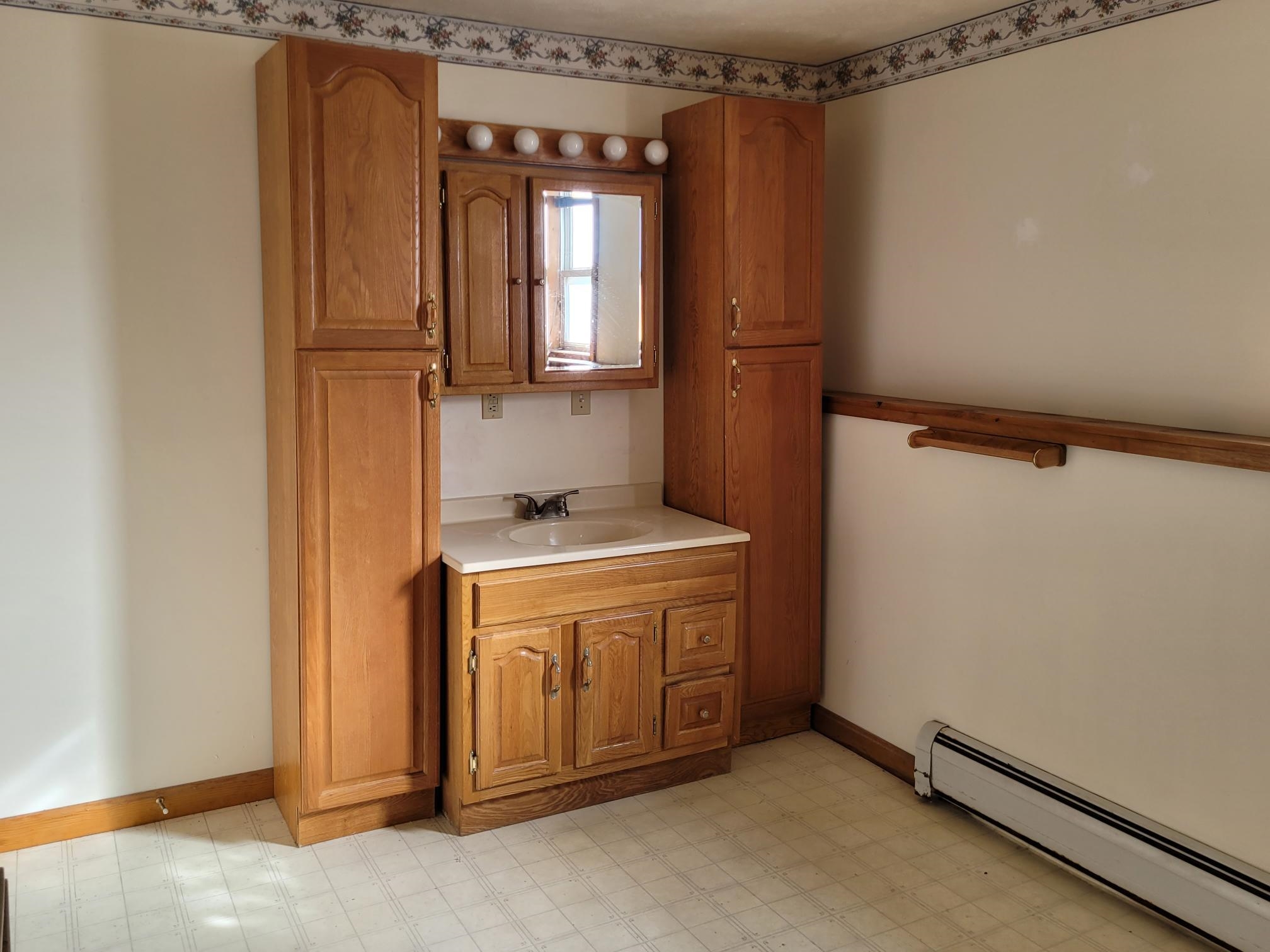 Colchester, Vermont 05446, United States, 3 Bedrooms Bedrooms, ,3 BathroomsBathrooms,Residential,Pending,24598