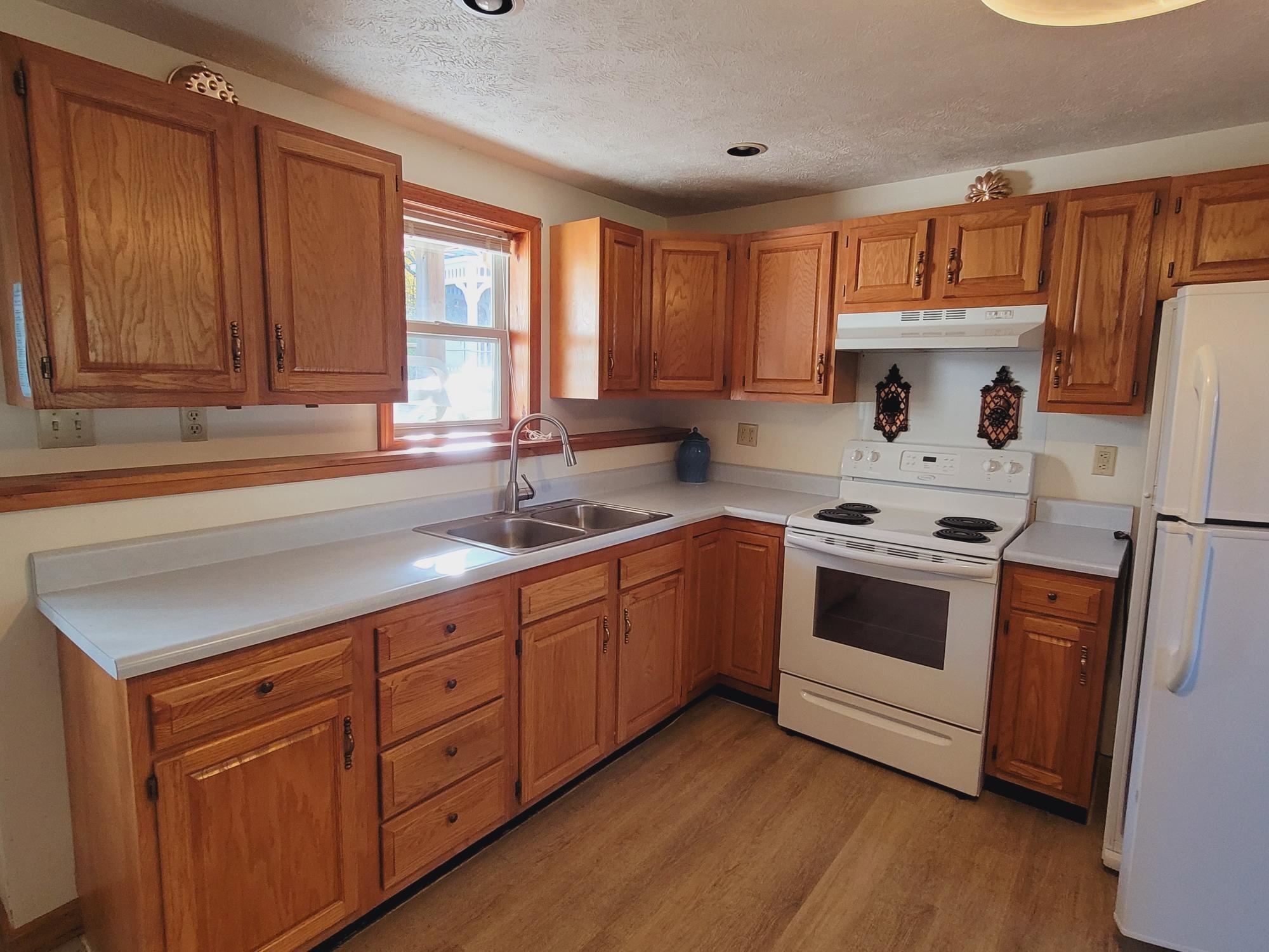 Colchester, Vermont 05446, United States, 3 Bedrooms Bedrooms, ,3 BathroomsBathrooms,Residential,Pending,24598