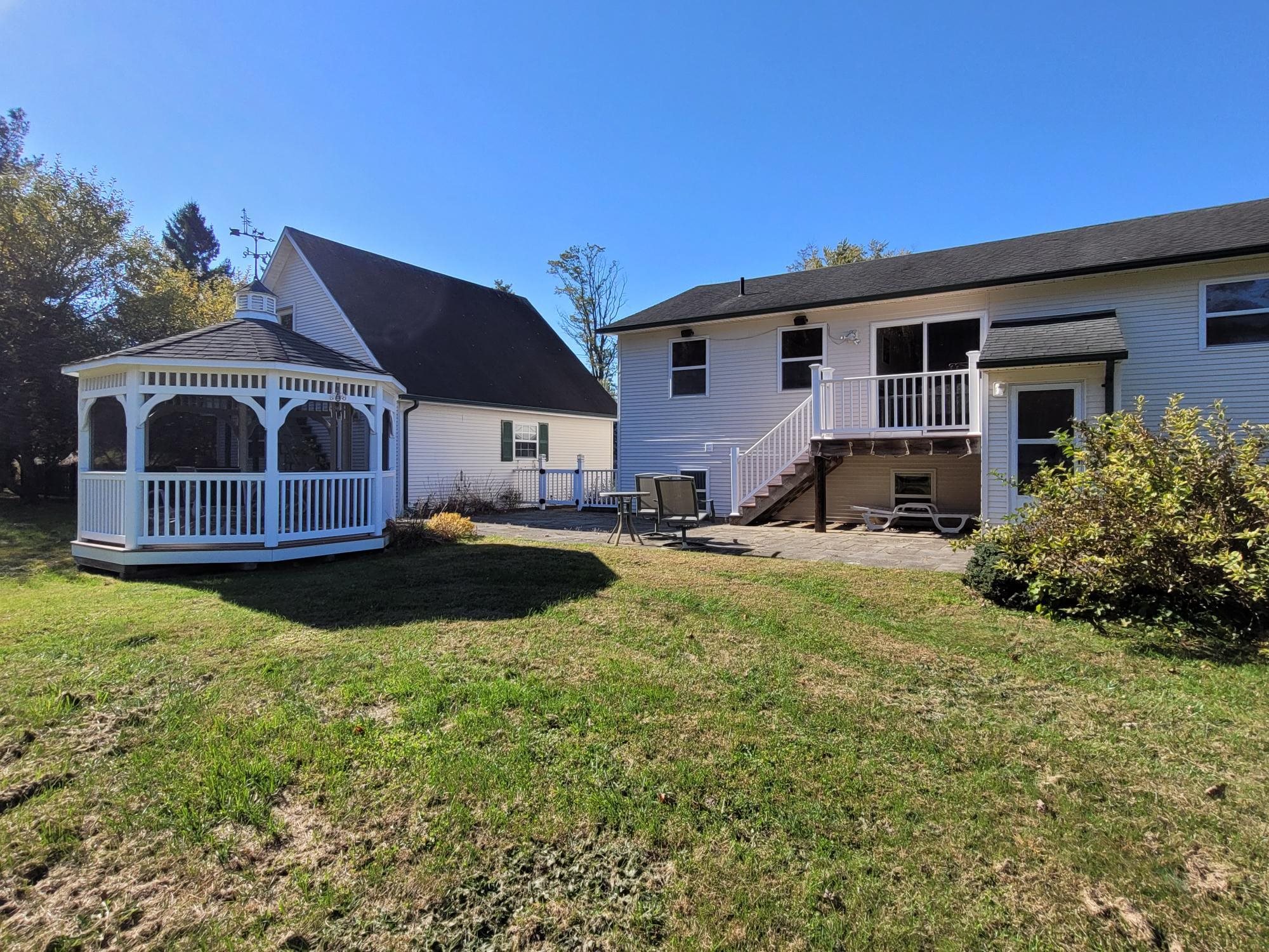 Colchester, Vermont 05446, United States, 3 Bedrooms Bedrooms, ,3 BathroomsBathrooms,Residential,Pending,24598