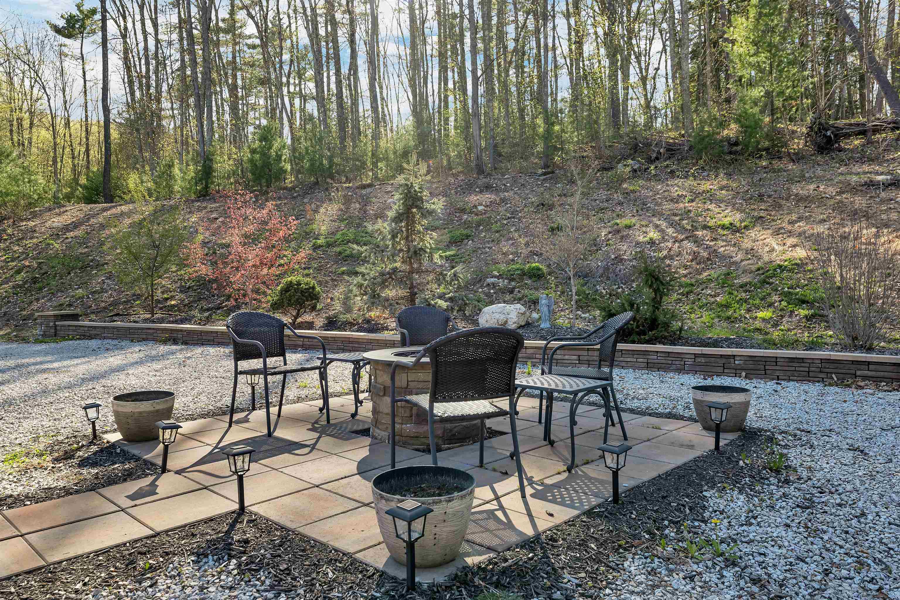 Raymond, New Hampshire 03077, United States, 3 Bedrooms Bedrooms, ,2 BathroomsBathrooms,Residential,Pending,121500