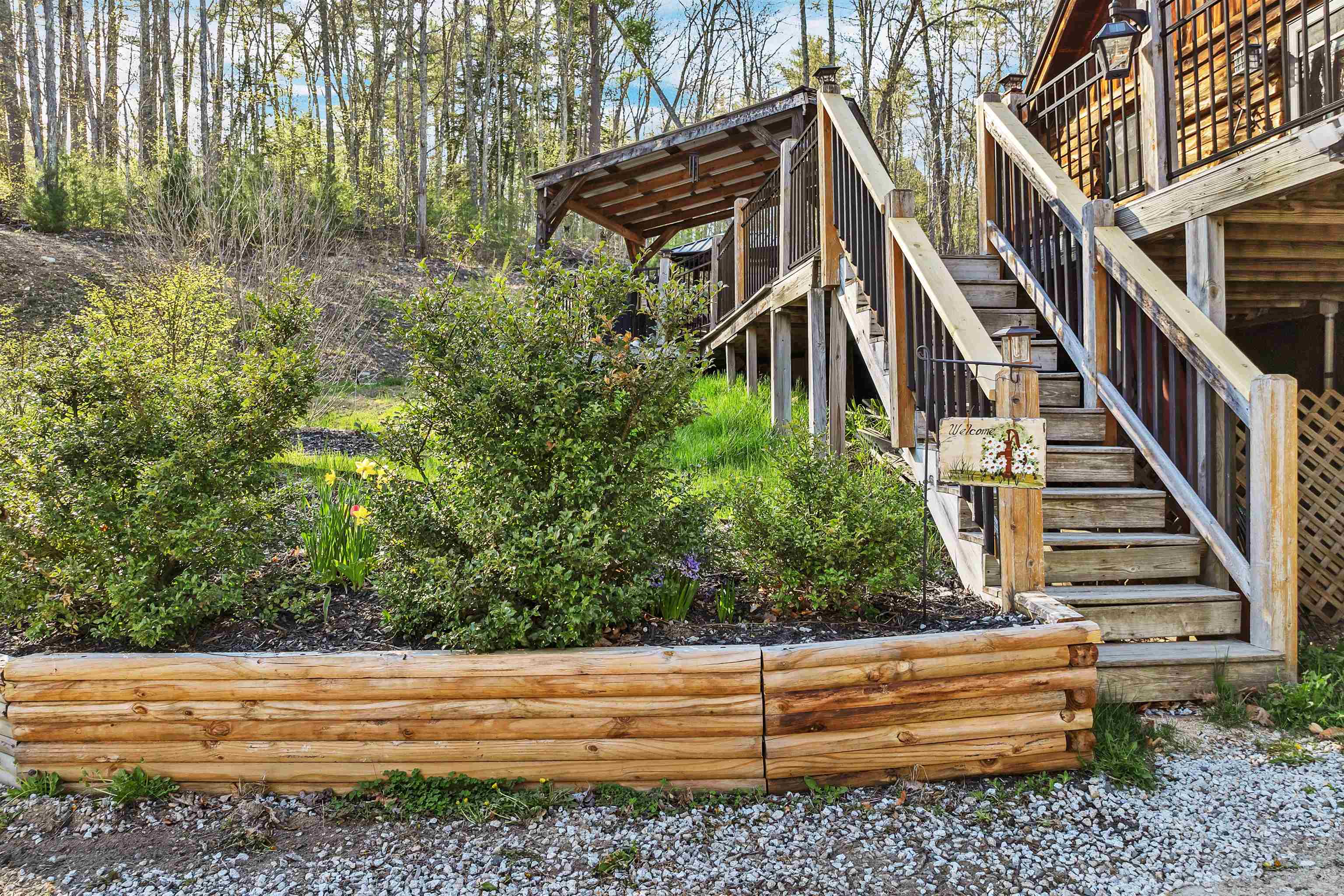 Raymond, New Hampshire 03077, United States, 3 Bedrooms Bedrooms, ,2 BathroomsBathrooms,Residential,Pending,121500