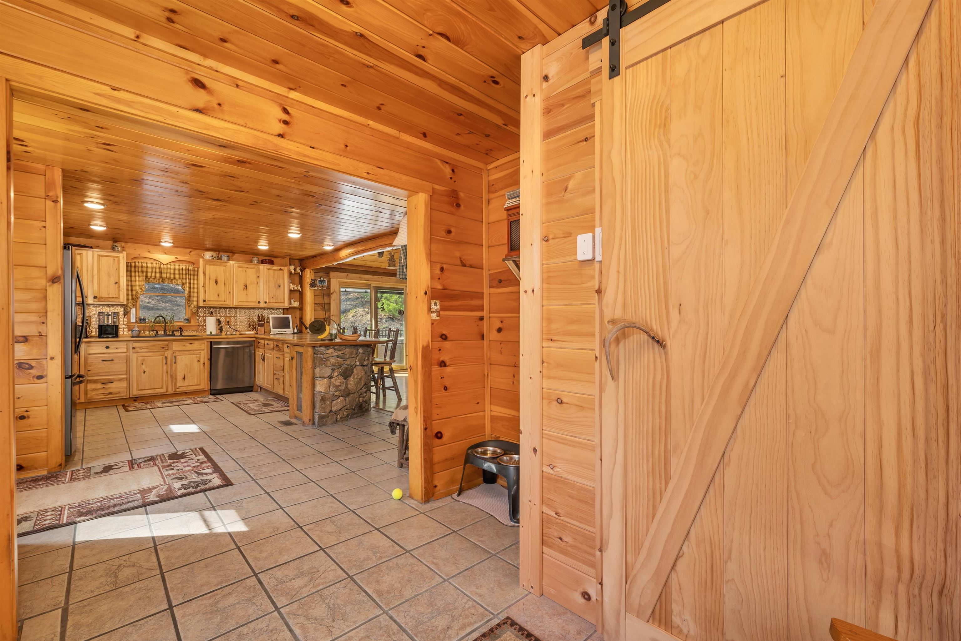 Raymond, New Hampshire 03077, United States, 3 Bedrooms Bedrooms, ,2 BathroomsBathrooms,Residential,Pending,121500