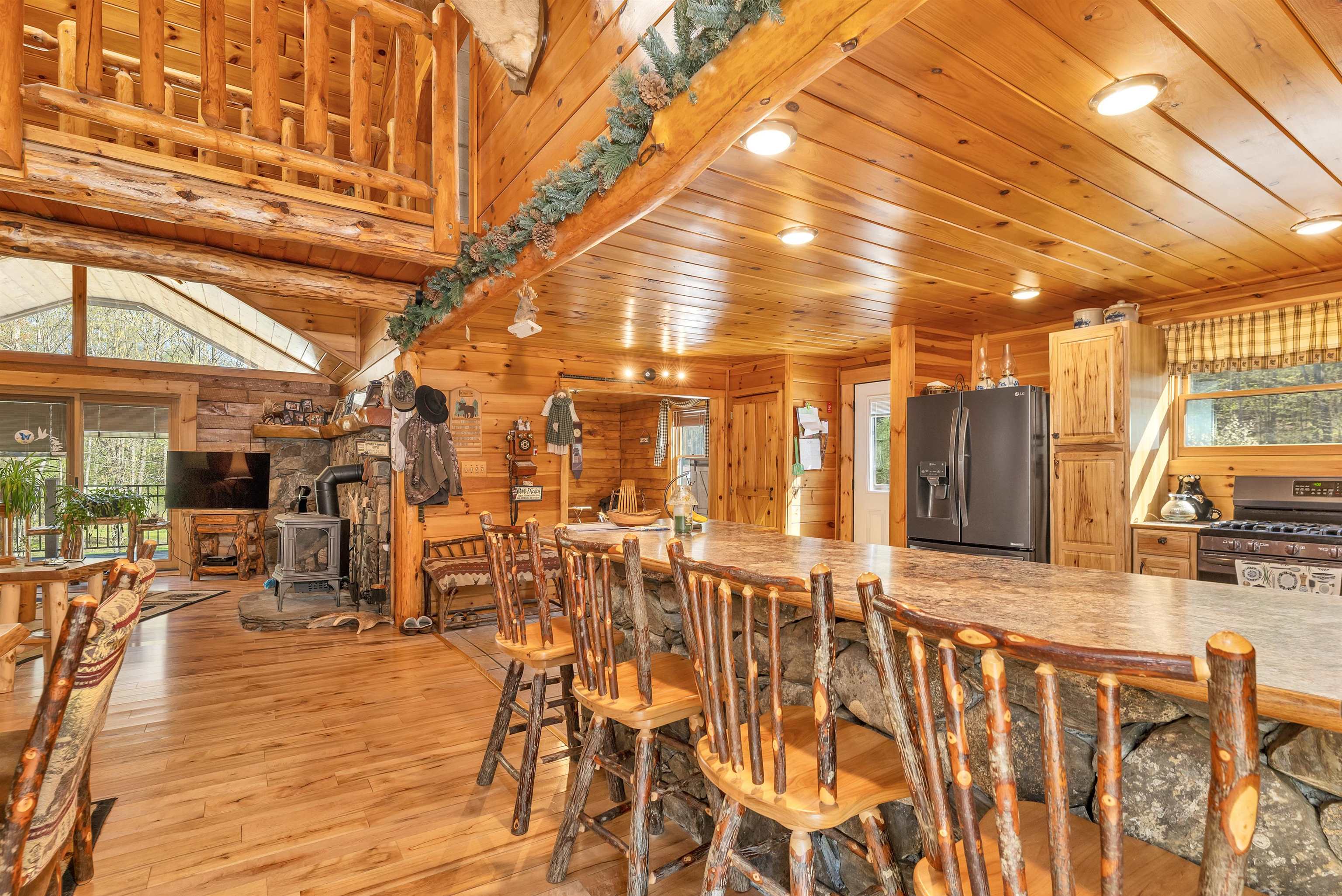 Raymond, New Hampshire 03077, United States, 3 Bedrooms Bedrooms, ,2 BathroomsBathrooms,Residential,Pending,121500