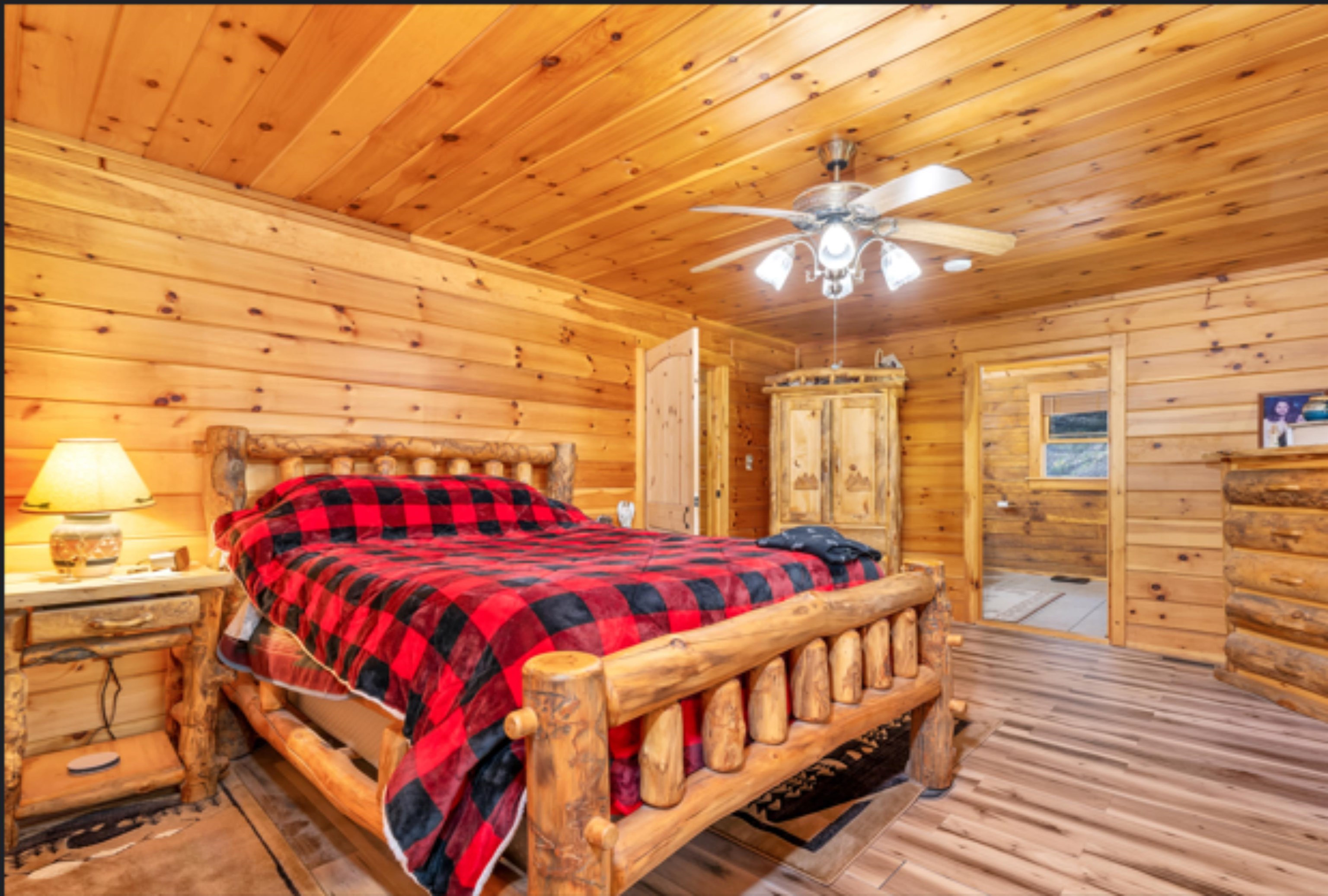 Raymond, New Hampshire 03077, United States, 3 Bedrooms Bedrooms, ,2 BathroomsBathrooms,Residential,Pending,121500