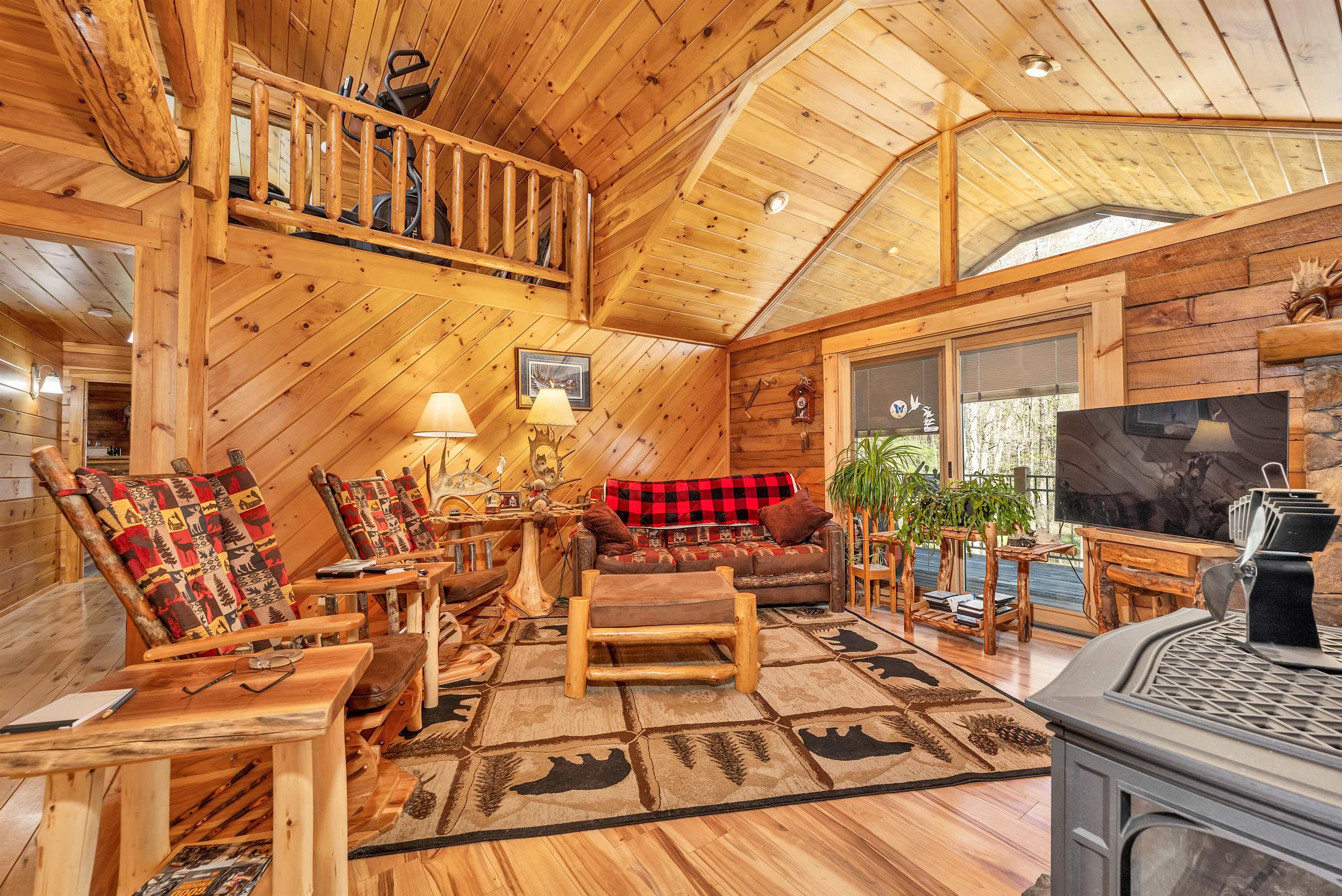 Raymond, New Hampshire 03077, United States, 3 Bedrooms Bedrooms, ,2 BathroomsBathrooms,Residential,Pending,121500